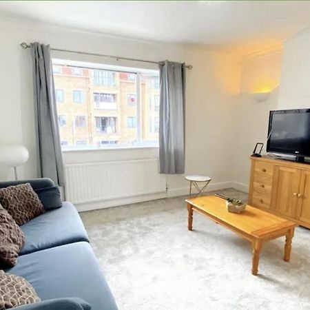4 Bedroom Property Which Sleeps 8 Very Close To The Harry Potter Studio And Watford Junction Екстер'єр фото