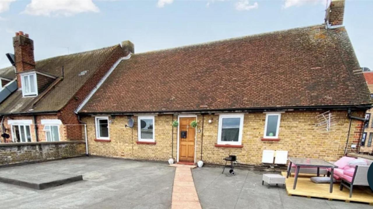 4 Bedroom Property Which Sleeps 8 Very Close To The Harry Potter Studio And Watford Junction Екстер'єр фото